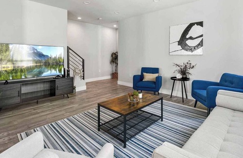 Pico Rivera House | Luxurious Estate on Tweedy Lane #41853