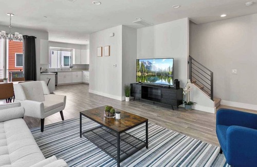Pico Rivera House | Luxurious Estate on Tweedy Lane #41853