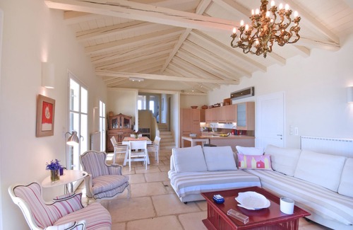 Gythio Villa | Luxurious Family-Friendly Villa, with modern equipment, peaceful location.