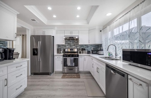 Orange House | Luxurious Family Home, Just 8 mins from Disneyland