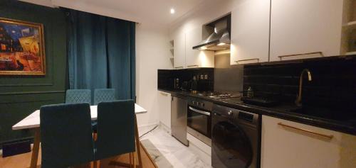 Harrow Apartment | Luxurious Flat 19min from London, 7min to station
