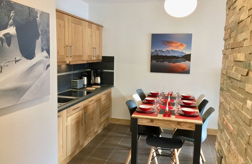 Champagny-en-Vanoise Apartment | Luxurious ski-in/ski-out apartment, WIFI, linens included