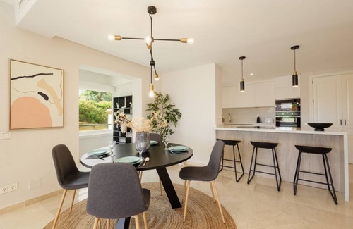 Elviria Apartment | Luxurious frontline golf apartment in Elviria