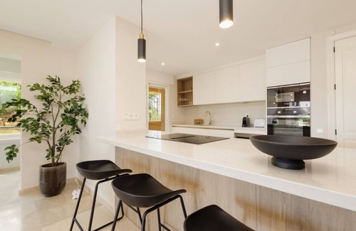 Elviria Apartment | Luxurious frontline golf apartment in Elviria