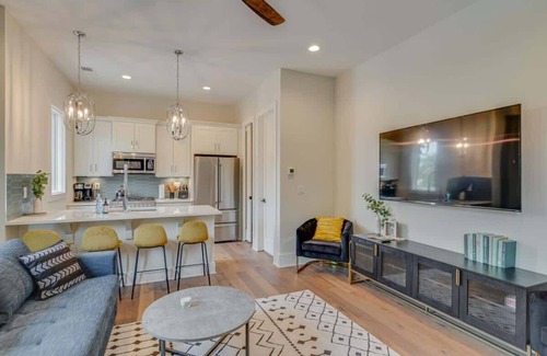 Germantown House | Luxurious Germantown Homes with Rooftop Decks