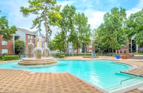 Houston Apartment | Luxurious Getaway near IAH Airport
