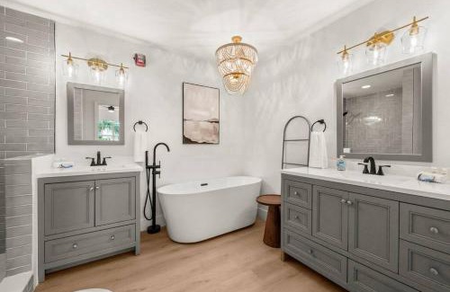 Naples Villa | Luxurious Golf Condo W/Resort Pool and Amenities!