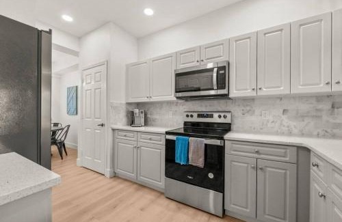 Naples Villa | Luxurious Golf Condo W/Resort Pool and Amenities!