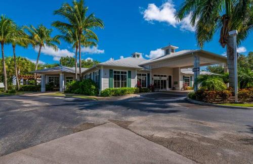 Naples Villa | Luxurious Golf Condo W/Resort Pool and Amenities!