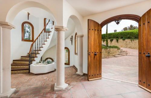 San Roque House | Luxurious golf villa rental Sotogrande