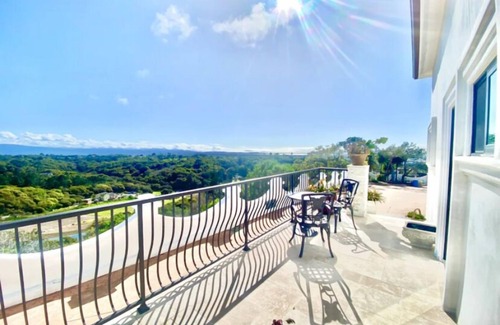 Elkhorn House | Luxurious guest house with Great Views of Monterey Bay