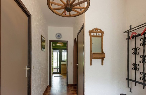 Chodes House | Luxurious Holiday Home in Waimes with Private Garden