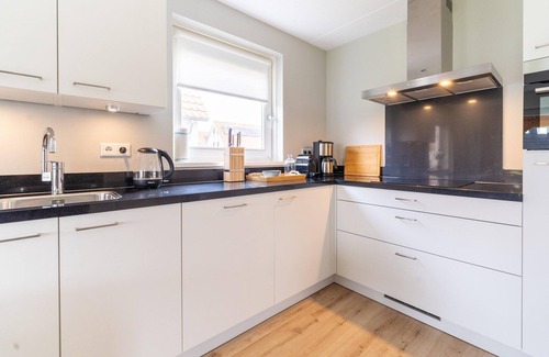 Sint Maartensdijk House | Luxurious holiday home with parking