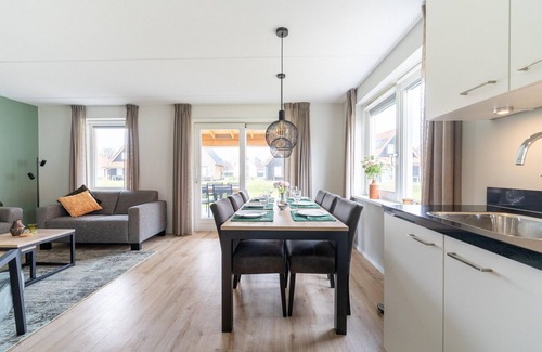 Sint Maartensdijk House | Luxurious holiday home with parking