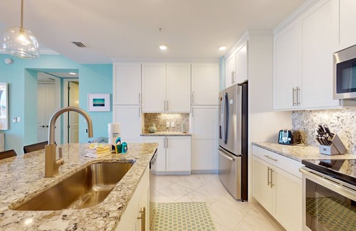 Whitney Beach Condo | Luxurious home with AC, Wifi, resort style amenities and close to Gulf beaches