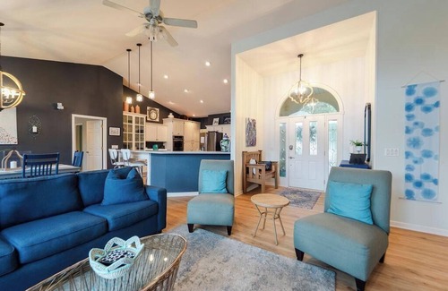 Hot Springs Village House | Luxurious Lakehouse on Balboa