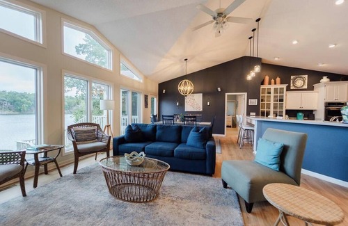 Hot Springs Village House | Luxurious Lakehouse on Balboa