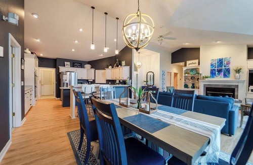 Hot Springs Village House | Luxurious Lakehouse on Balboa