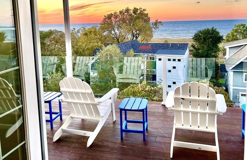 Michigan City House | Luxurious Lakefront/Spectacular Views/6+ BR-5BA/Paddleboards/Gameroom