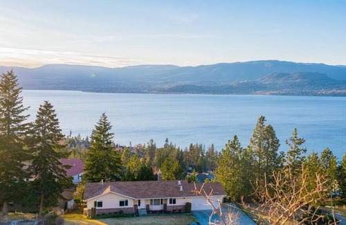 Southwest Mission Villa | Luxurious Lakeside Living in Kelowna