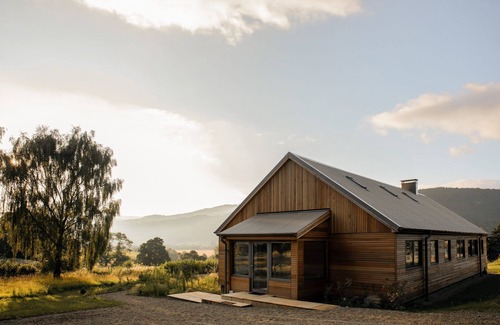 Aberfeldy House | Luxurious Lodge With Superb Decking Area