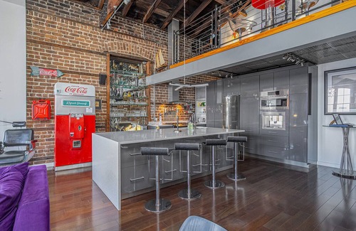 Historic District - North Condo | Luxurious Loft Overlooking River w/Rooftop Deck + Parking by Lucky Savannah