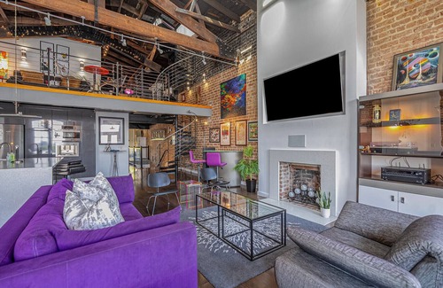 Historic District - North Condo | Luxurious Loft Overlooking River w/Rooftop Deck + Parking by Lucky Savannah
