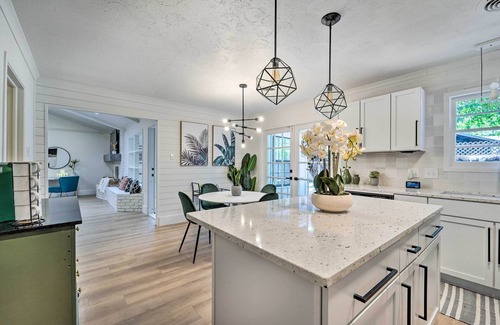 Lubbock House | Luxurious Lubbock Home: Fire Pit, Outdoor TV!