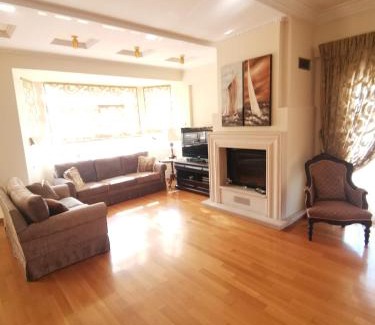 Dafni-Ymittos Apartment | Luxurious maisonette 4 metro stops to Acropolis