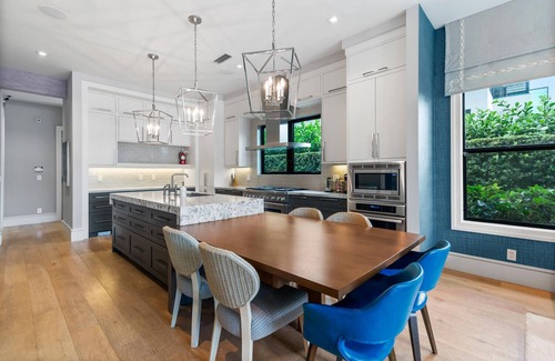 Idlewyld House | LUXURIOUS MANSION WITH 5 SUITES ON THE WATER!