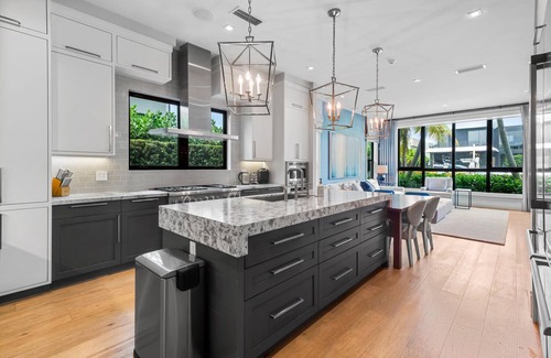Idlewyld House | LUXURIOUS MANSION WITH 5 SUITES ON THE WATER!