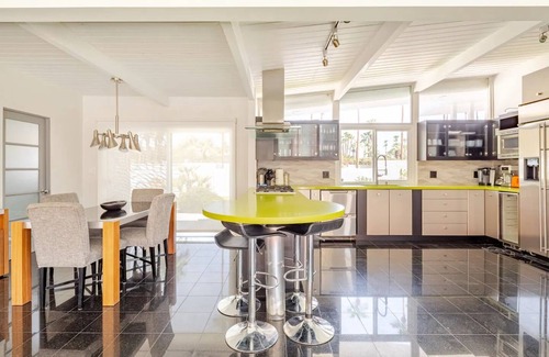 Vista Las Palmas Villa | Luxurious Mid-Century Modern Retreat with Private Pool & Stunning Mountain Views