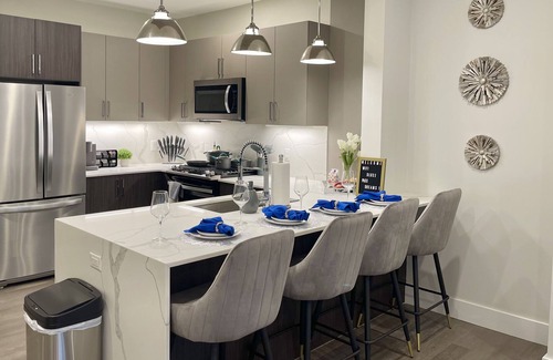 Constable Hook Apartment | Luxurious Modern 1 BR Apt w/ Office *15 mins away from NYC/EWR