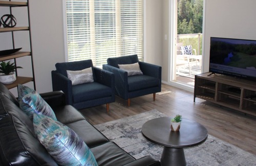 Quail Ridge Condo | Luxurious Modern 2/Bedroom 2/Bath Condo At Pinnacle Pointe Resort
