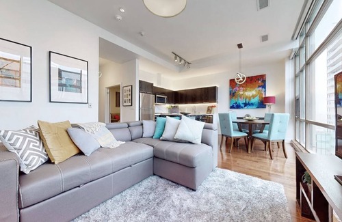 Fort York Condo | Luxurious, modern and convenient lake shore condo on penthouse floor