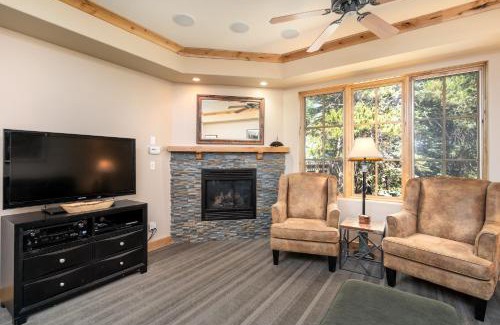 Bear Valley Apartment | Luxurious Modern Condo! - SM #207
