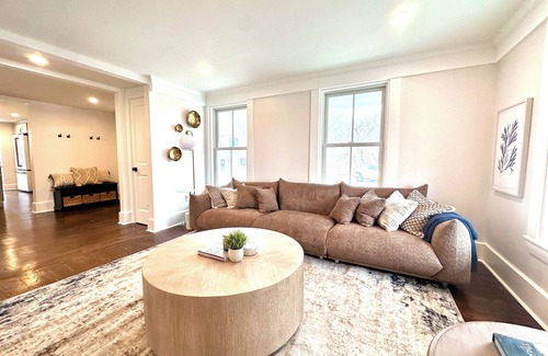 Kennebunkport Hotel | Luxurious Modern Prime location Kennebunk Cottage