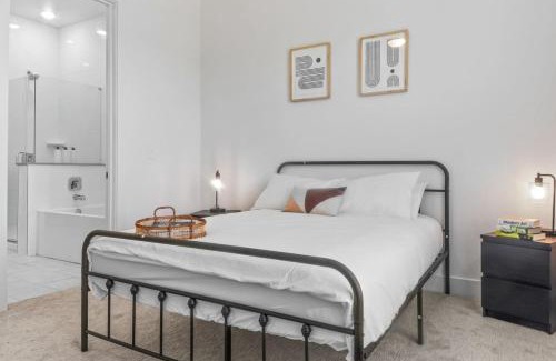 West Oak Hill Apartment | Luxurious New Unit 1Bd1Ba Pool, Golf Sim