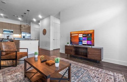 West Oak Hill Apartment | Luxurious New Unit 1Bd1Ba Pool