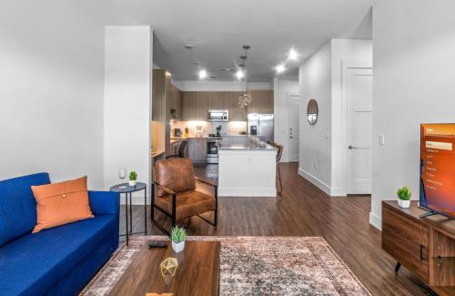 West Oak Hill Apartment | Luxurious New Unit 1Bd1Ba Pool