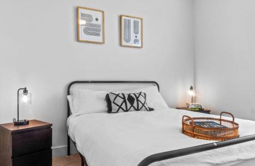West Oak Hill Apartment | Luxurious New Unit 1Bd1Ba Pool