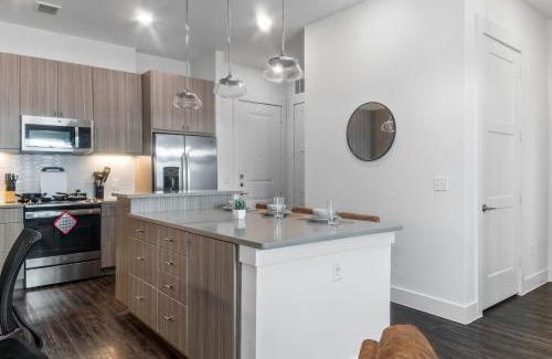 West Oak Hill Apartment | Luxurious New Unit 1Bd1Ba Pool
