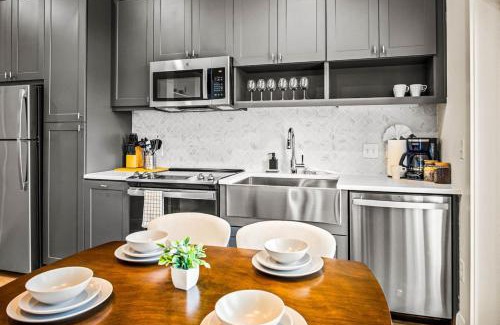 West Oak Hill Apartment | Luxurious New Unit 1Bd1Ba Pool, Golf Sim