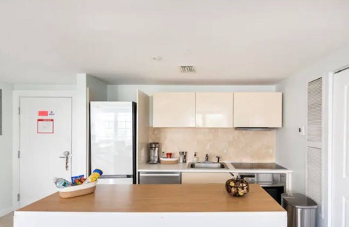 South Beach Condo | Luxurious Ocean Front Condo in The Carlyle at Miami Beach on Ocean Drive