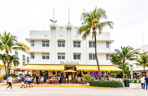 South Beach Condo | Luxurious Ocean Front Condo in The Carlyle at Miami Beach on Ocean Drive