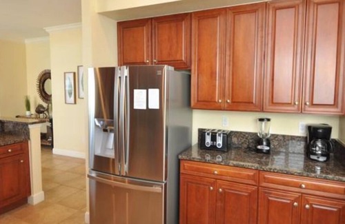 Palm Coast Condo | Luxurious Ocean- Front 5th Floor – 3/3 Corner Unit – Sleeps 8
