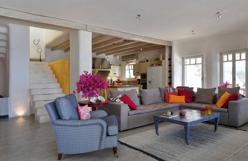 Paros Villa | Luxurious Paros Villa | 6 Bedroom Villa | Private Infinity Pool & Sensational.