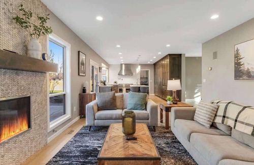 Eagle House | Luxurious Retreat in Lexington Hills, Eagle, ID