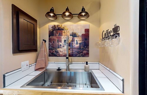 Santa Fe House | Luxurious retreat w/hot tub, sauna, indoor swim spa + arcade