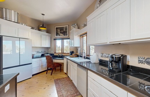Santa Fe House | Luxurious retreat w/hot tub, sauna, indoor swim spa + arcade